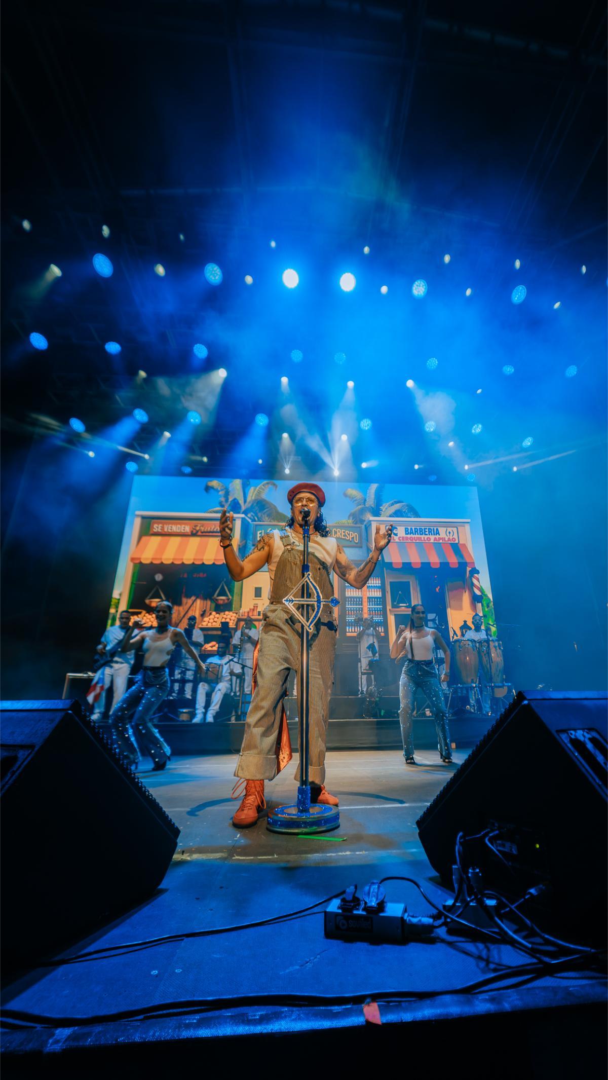 Primer plano con Gran Angular de Elvis Crespo durante su concierto en el Tío Pepe Festival de Jerez (© Fatou.es)